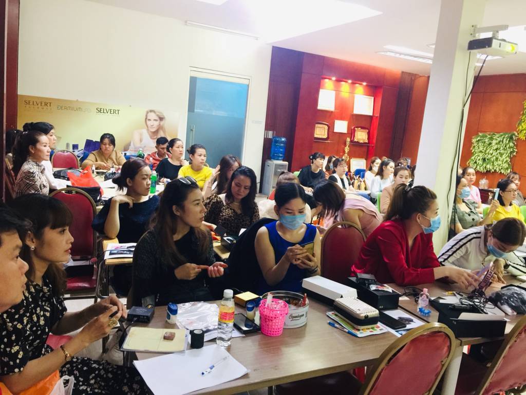 Lớp học nâng tone miễn phí